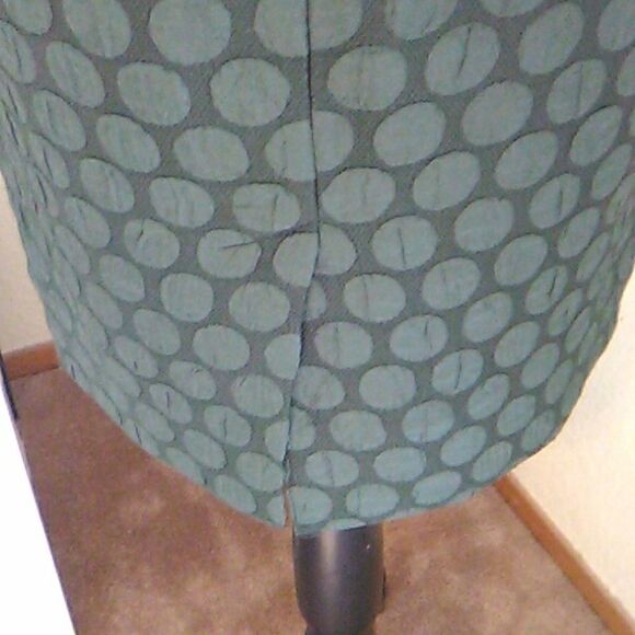 Maeve Textured Pencil Skirt - Picture 4 of 10